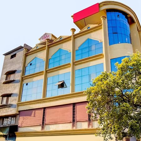 OYO 81625 Hotel Radhika Manmad Exterior foto